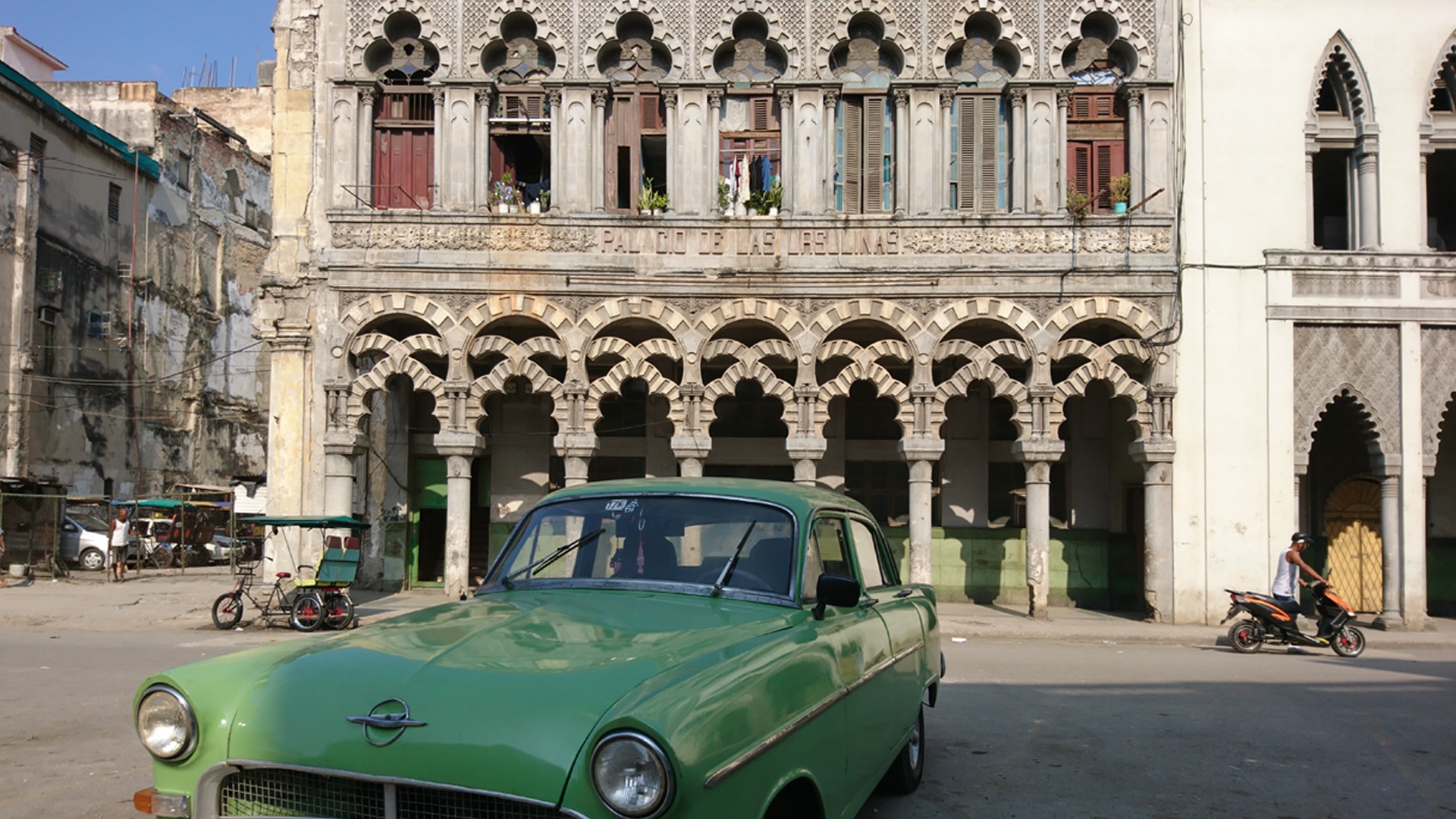 Arabic-influenced façade in Havana